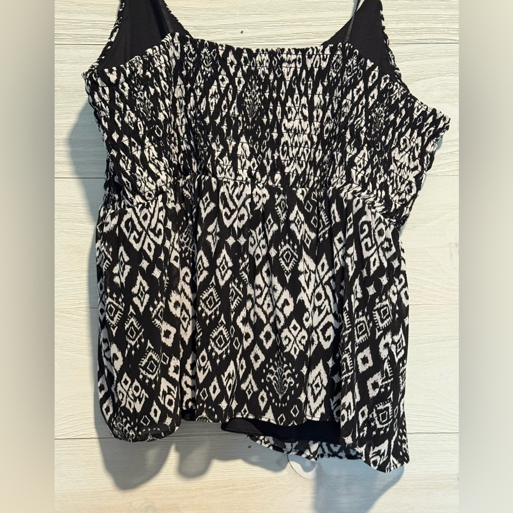 Old Navy Black and White Women's Camisole~L - Picture 3 of 7